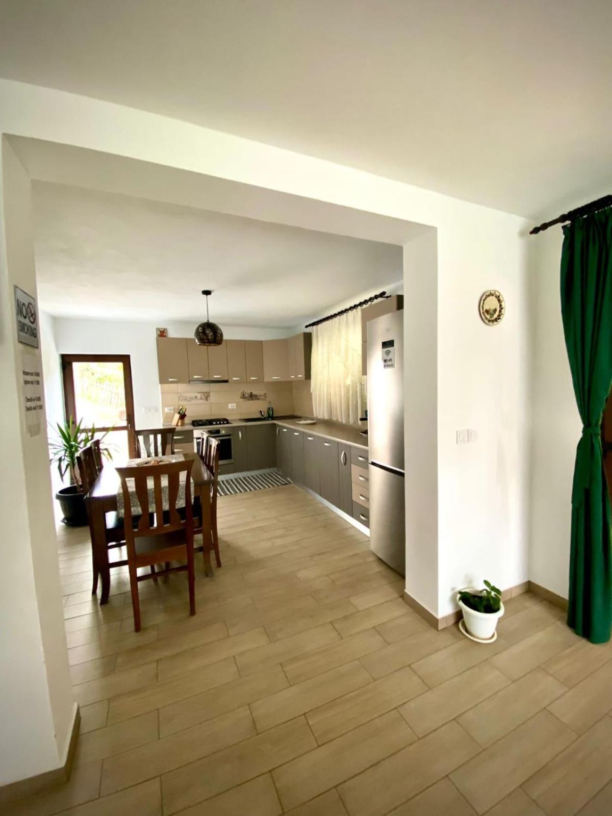 Casa Alex Otel Curtea de Argeş Dış mekan fotoğraf
