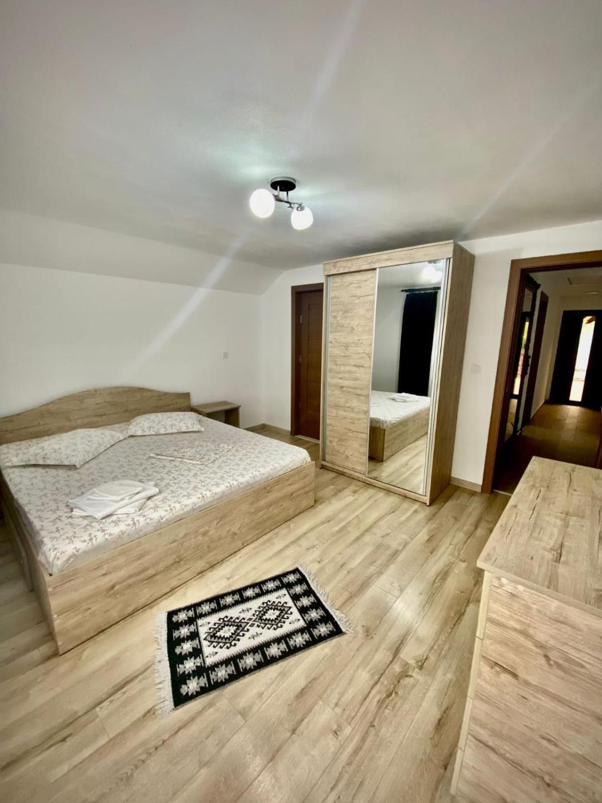 Casa Alex Otel Curtea de Argeş Dış mekan fotoğraf